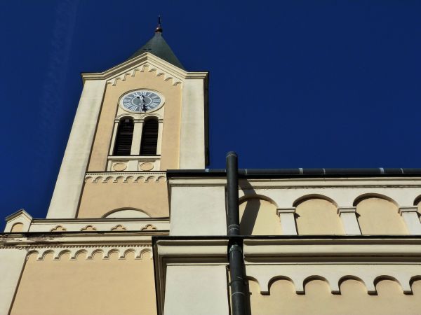 Cost of Church Gutter Installation in Marco Island